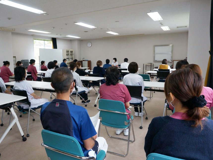 新人看護助手の感染対策研修会を行いました